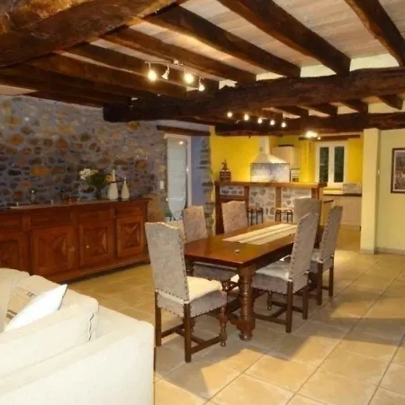 Nyaraló House Hargina-behere *