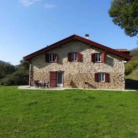 Nyaraló House Hargina-behere *